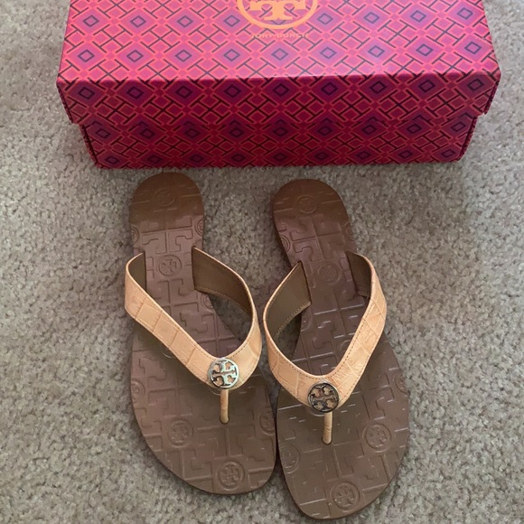 Tory Burch- Light Oak color sandals - Picture 4 of 10
